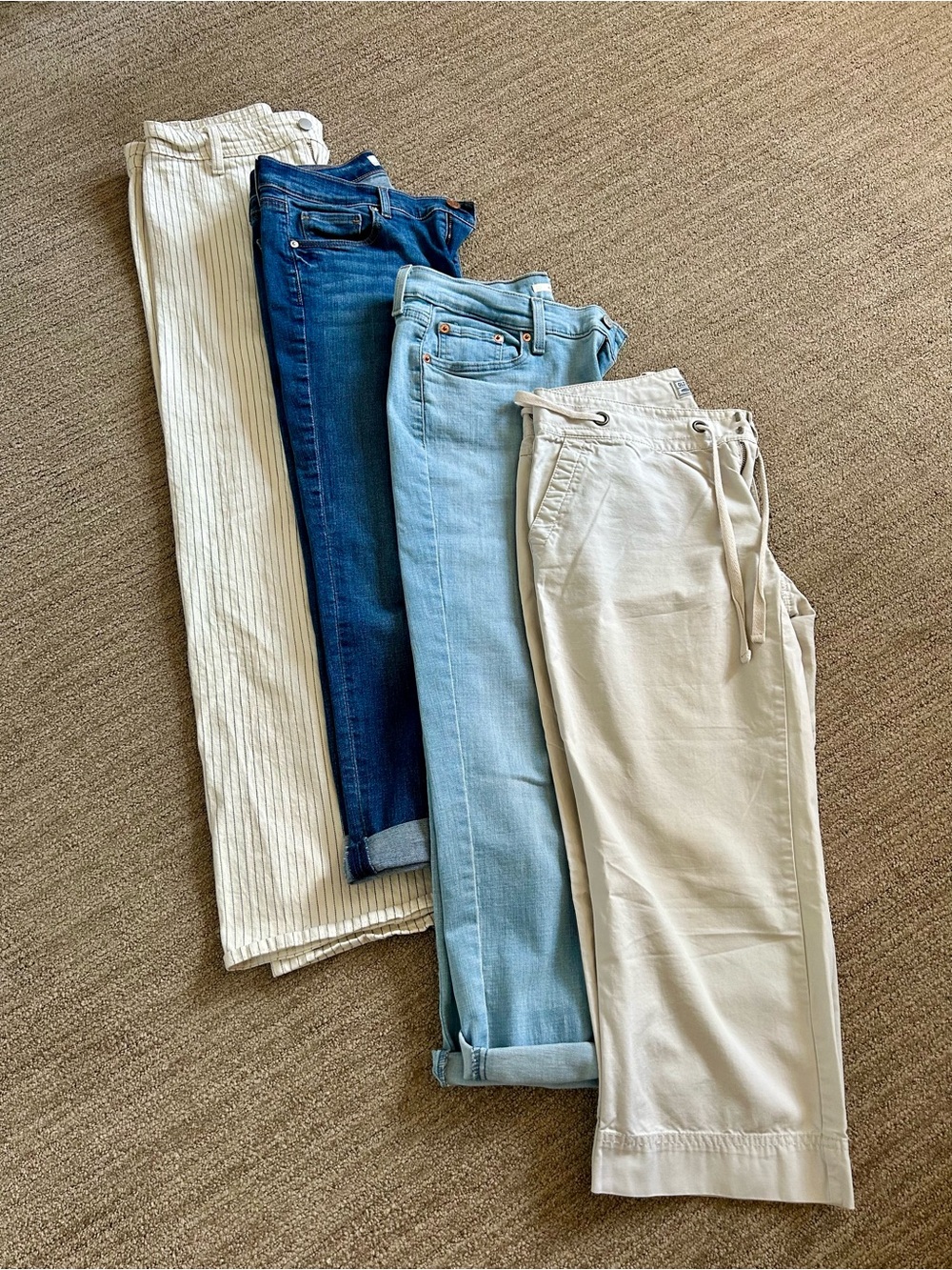 Bundle of Women’s Jeans and Khaki Cropped Pants SZ 8